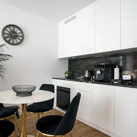 Boulevard Drobnera Iv - Nad Odra - Rynek * Wroclaw