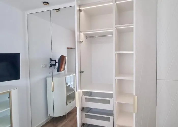 Boulevard Drobnera Iv - Nad Odra - Rynek Wroclaw