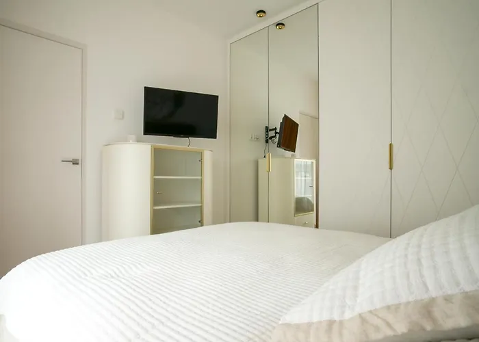 Boulevard Drobnera Iv - Nad Odra - Rynek Wroclaw